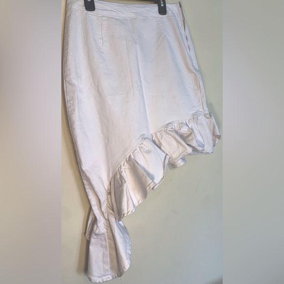 White High Low Ruffle Skirt - Picture 7 of 7